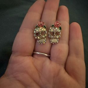 Skull earrings